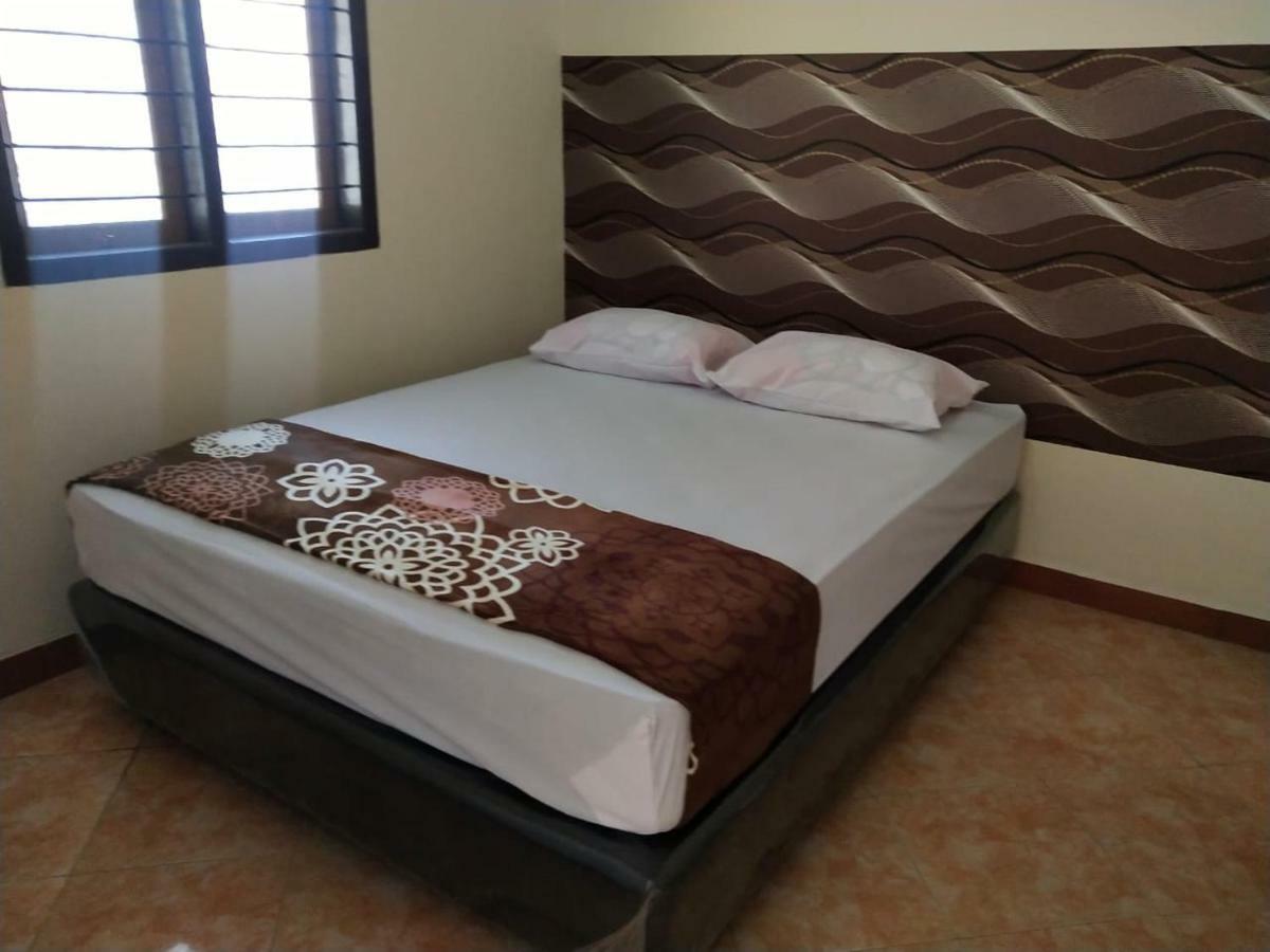 Thalia Guesthouse Ijen - Bromo & Sukamade Tour Баньювангі Екстер'єр фото
