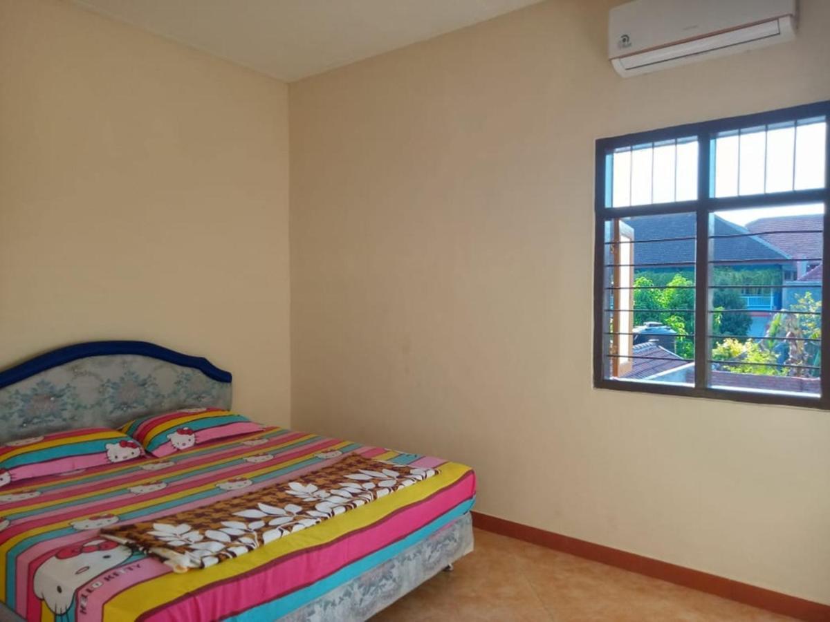 Thalia Guesthouse Ijen - Bromo & Sukamade Tour Баньювангі Екстер'єр фото
